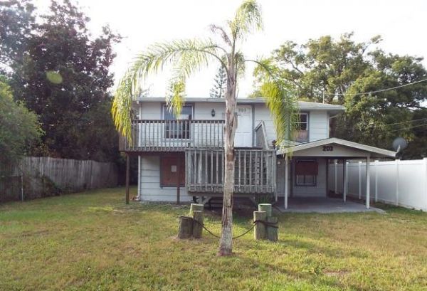 203 9th St W, Palmetto, FL 34221