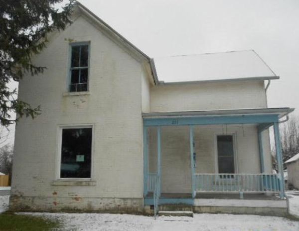 211 S Main St, London, OH 43140