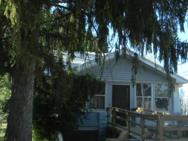 233 Greencroft, Bedford, OH 44146