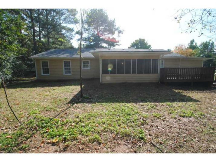 7425 Fernwood Drive, Riverdale, GA 30296