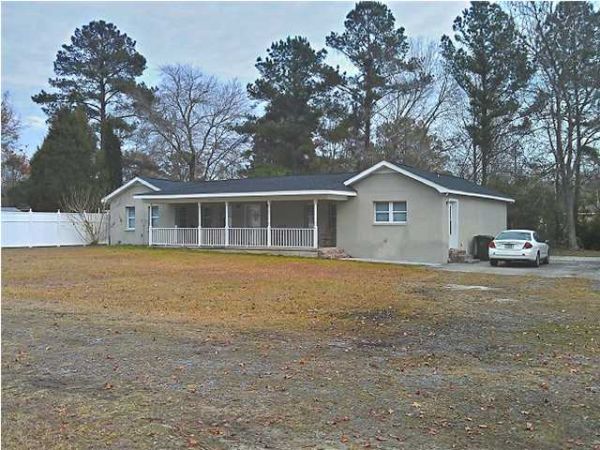 216 BROUGHTON RD, Moncks Corner, SC 29461