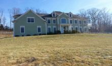 11 Bishop Ln Avon, CT 06001