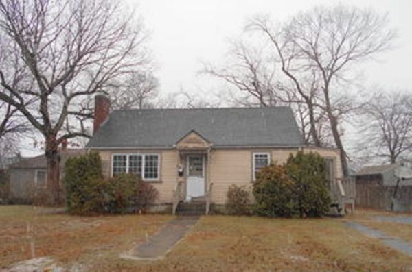 6 Howard Ave, Warwick, RI 02889