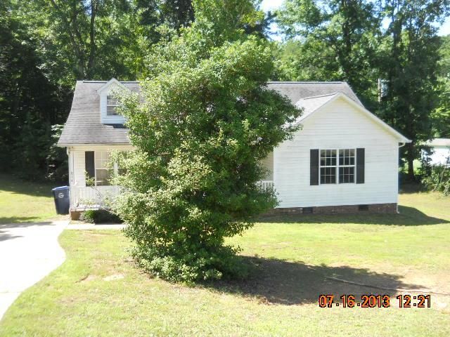 814 Charter Oaks Dr, Randleman, NC 27317