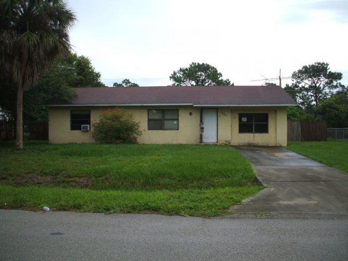 463 Cheltenham Ave Se, Palm Bay, FL 32909