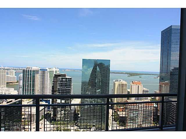 60 SW 13 ST # 3818, Miami, FL 33130