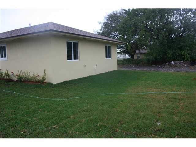 2425 NW 52 ST.     NEW, Miami, FL 33142