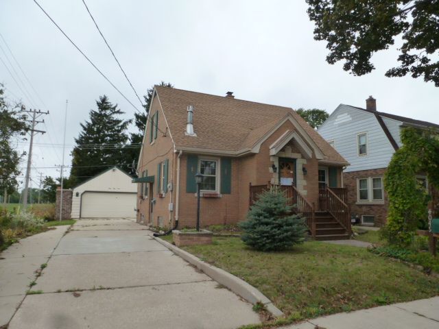 4049 S Kansas Ave, Milwaukee, WI 53235