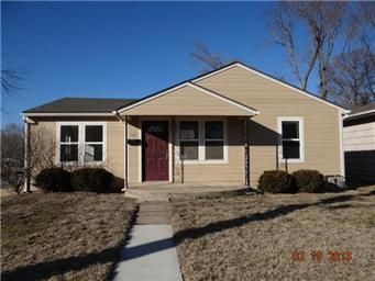 247 W Kump St, Bonner Springs, KS 66012