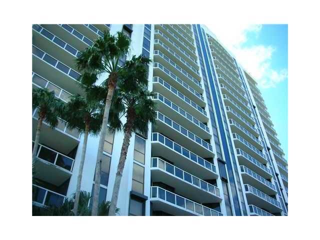 3600 YACHT CLUB DR # 2001, Miami, FL 33180