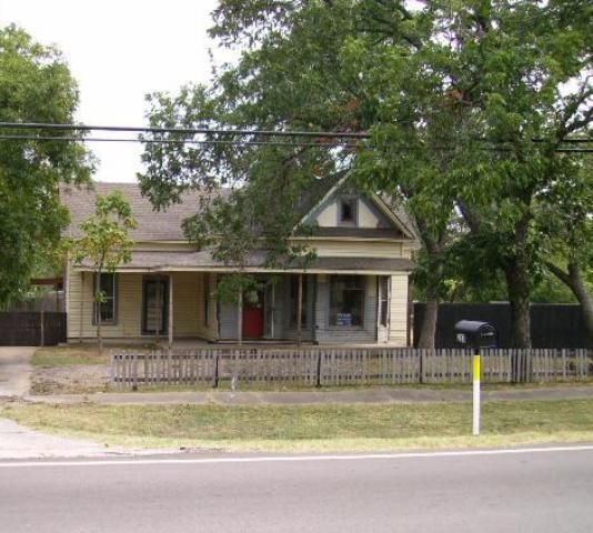 213 W Jefferson Street, Palmer, TX 75152