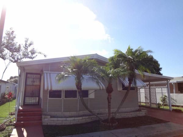 100 Hampton Rd #94, Clearwater, FL 33759