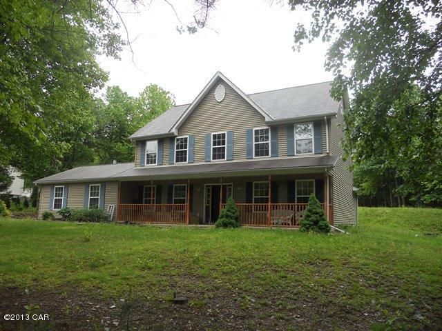 10 Tiffany Ct, Kunkletown, PA 18058