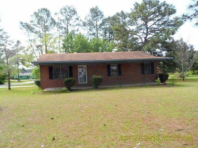 Main, Swainsboro, GA 30401