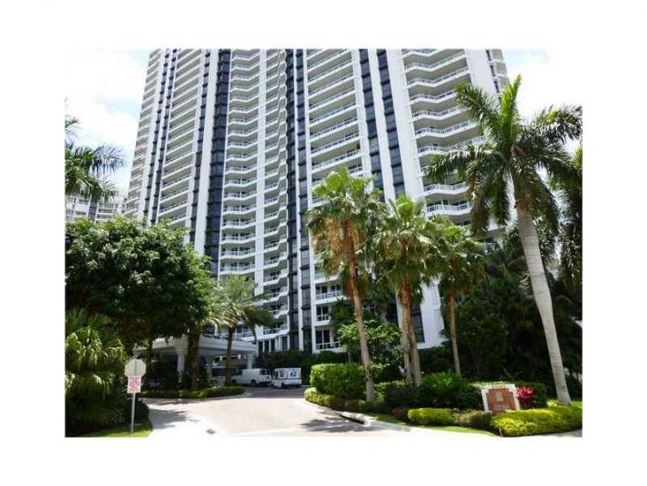 21055 YACHT CLUB DR # 2307, Miami, FL 33180