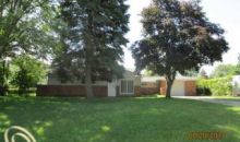 5801 Cambrook Ln Waterford, MI 48329