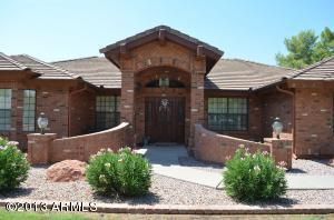 627 E DESERT Lane, Gilbert, AZ 85234