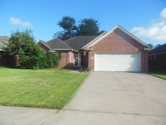 1213 Sagebrush St, Angleton, TX 77515