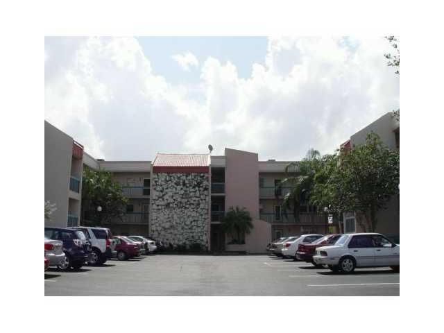 3090 HOLIDAY SPRINGS BL # 203, Pompano Beach, FL 33063