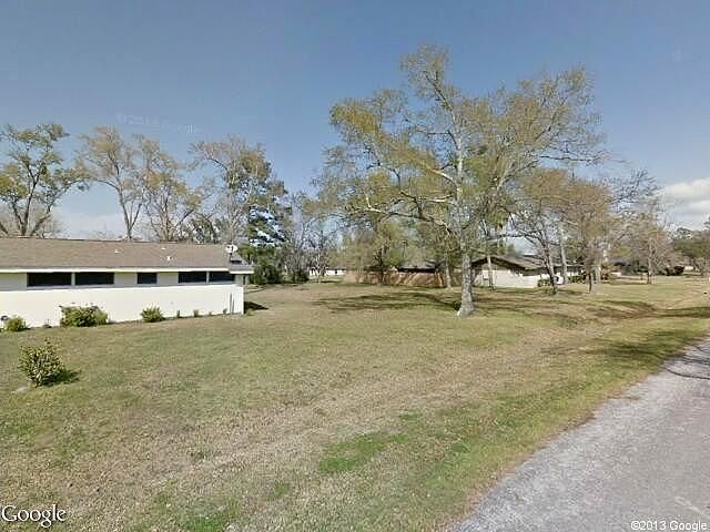 Light St, Anahuac, TX 77514