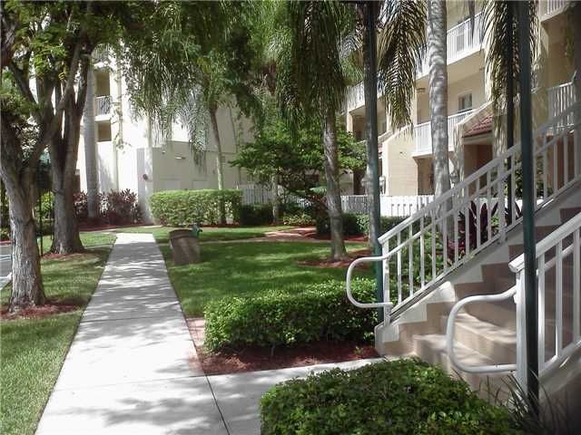 10750 NW 66 ST # 213, Miami, FL 33178