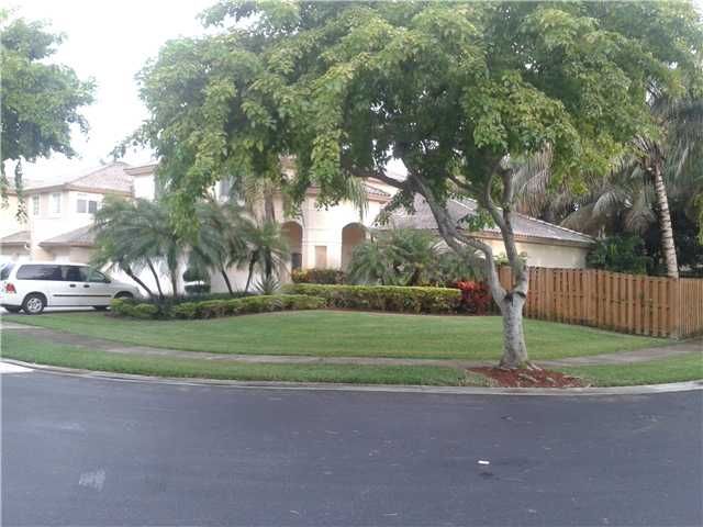 11382 NW 65 ST, Miami, FL 33178