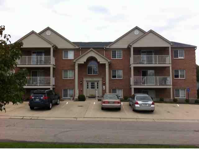 3318 Emerald Lakes Dr Unit 1b, Cincinnati, OH 45211