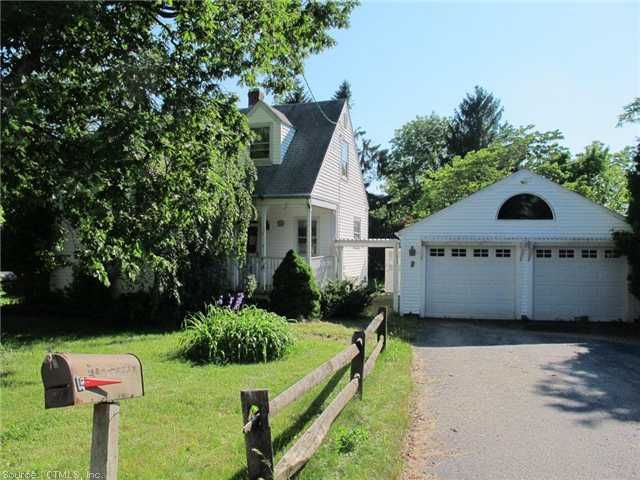 10 Forest St, East Hampton, CT 06424