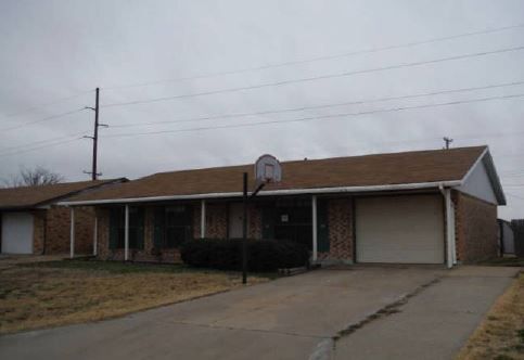 908 Hairston St, Altus, OK 73521