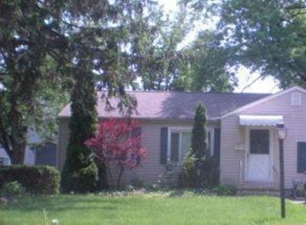 34744 Roberts Rd, Eastlake, OH 44095