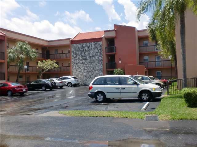 3200 HOLIDAY SPRINGS BL # 3-305, Pompano Beach, FL 33063