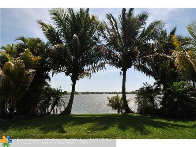 3226 W BUENA VISTA DR, Pompano Beach, FL 33063