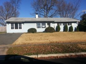 12 Meadow Lane, Levittown, PA 19054