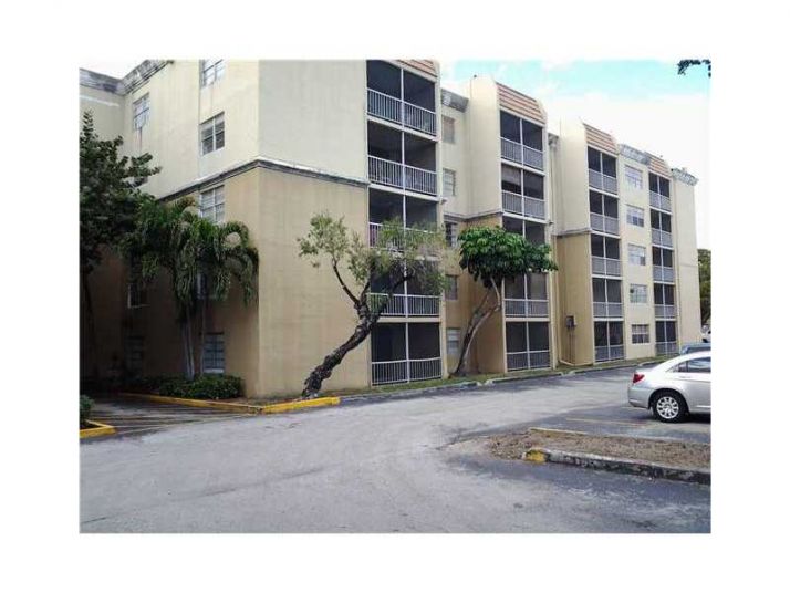 6940 MIAMI GARDENS DR # 1-519, Hialeah, FL 33015