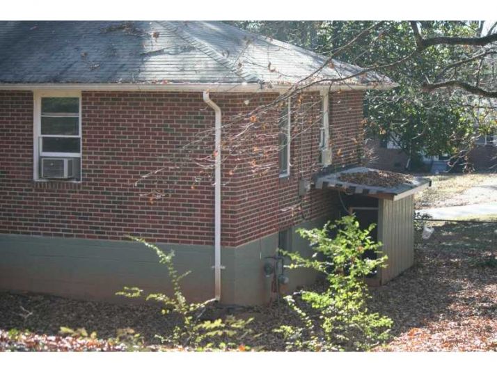 2452 Ridgefield Terrace, Decatur, GA 30033