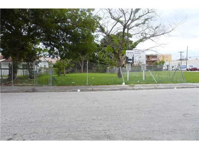 462 NW 8 ST, Miami, FL 33136