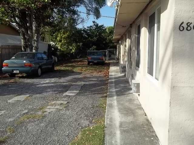 6859 SW 22 ST, Miami, FL 33155