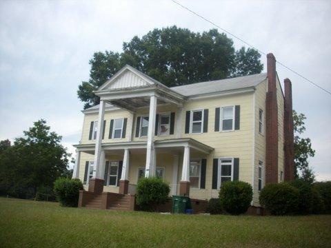 206 Florida Ave, Greenwood, SC 29649