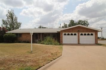 517 W 1st Street, Hale Center, TX 79041