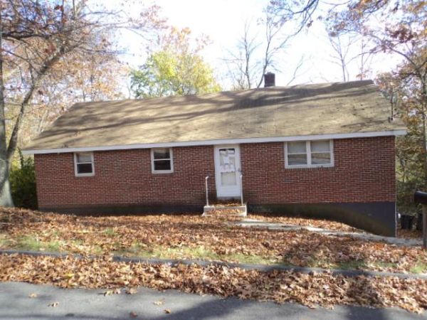 28 Bullard Ave, Worcester, MA 01605