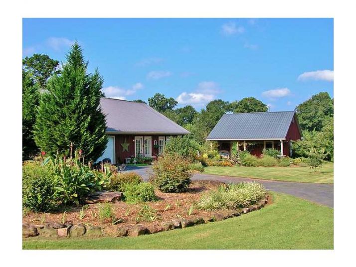 395 Bill Watkins Road, Hoschton, GA 30548