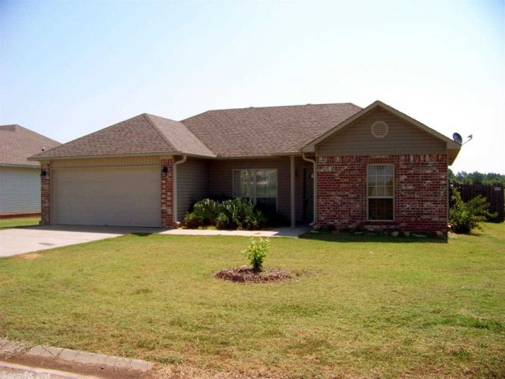 106 Coy Ln, Beebe, AR 72012