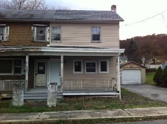 46 Green St, Oxford, NJ 07863