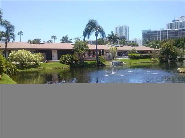 2663 PARKVIEW DR # 2663, Hallandale, FL 33009