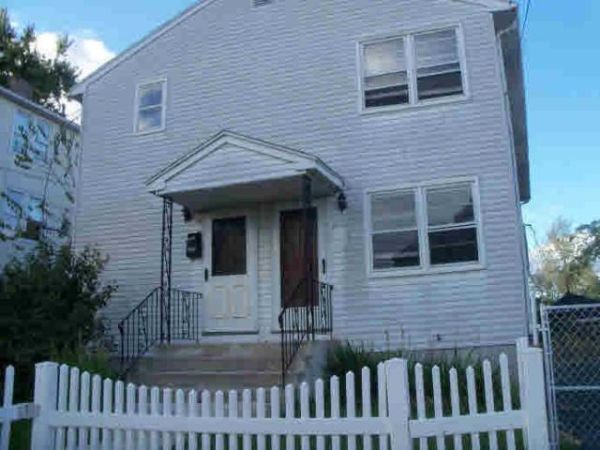 154- 156 Standish St, Hartford, CT 06114