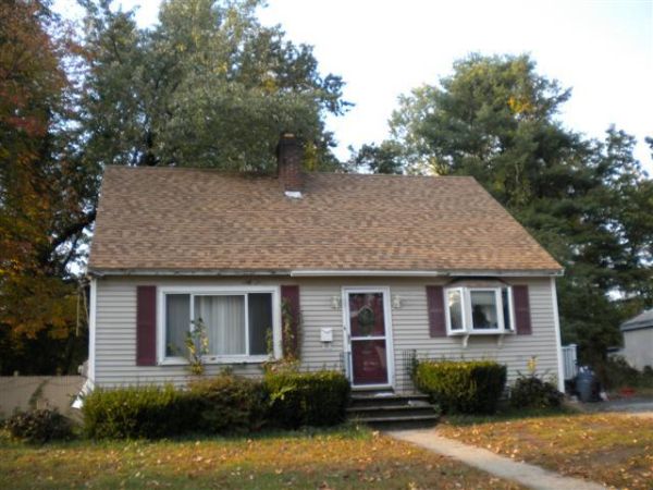 4 Lincoln Street, Derry, NH 03038