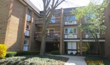 320 Claymoor Apt 3d Hinsdale, IL 60521