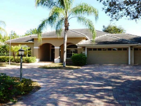 2116 Mission Dr, Naples, FL 34109