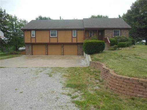 3110 Little Platte Rd, Smithville, MO 64089