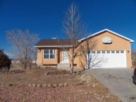 385 W Baldwyn Dr, Pueblo, CO 81007